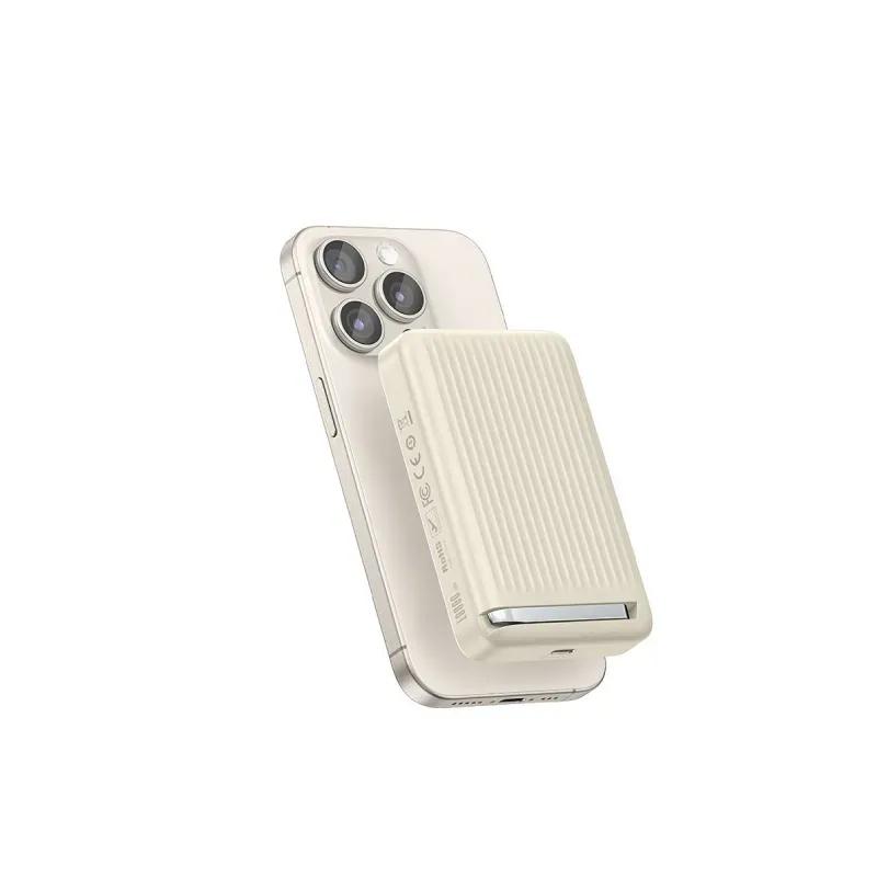 پاوربانک وایرلس 10000 مگنتی مک دودو مدل MC-781 Qi2 توان 30 وات image gallery