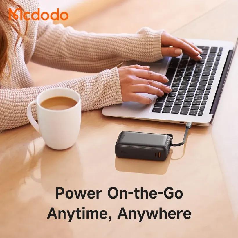 پاوربانک 20000 مک دودو مدل MC-6370 توان 65 وات همراه با کابل متصل image gallery